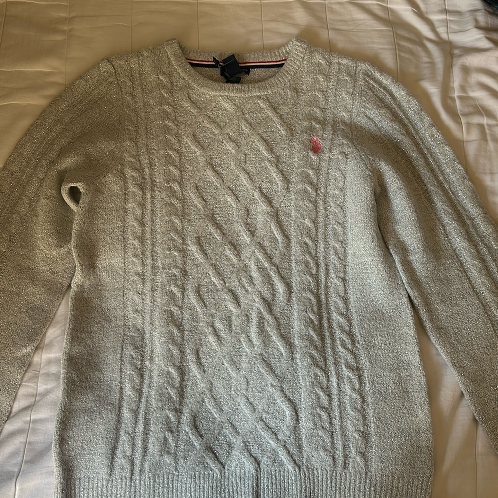 Cute cable knit fall style sweater!!